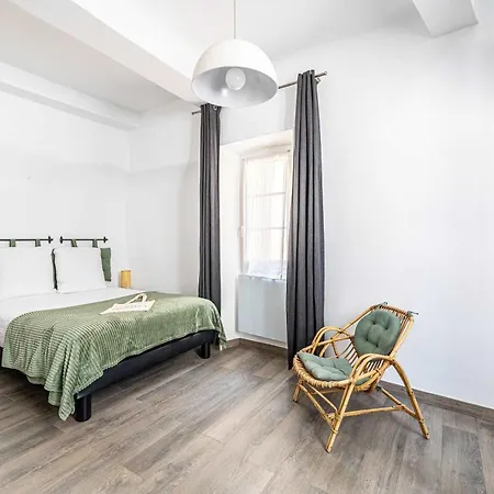 La Maison Du Suquet Duplex Avec Terrasse En Plein Centre Holiday home